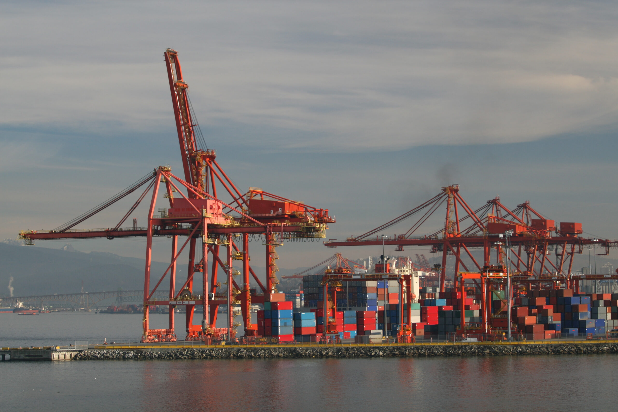 Celebrating Progress: New Labor Contract Ensures Stability at West Coast Ports